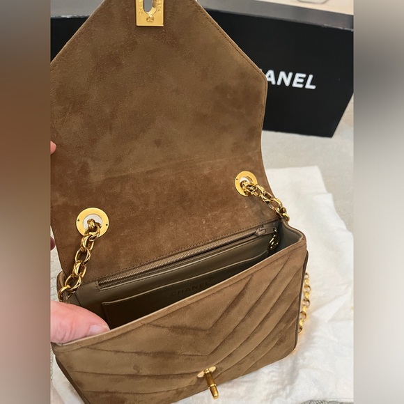 Chanel Vintage Classic Flap - Picture 2 of 5